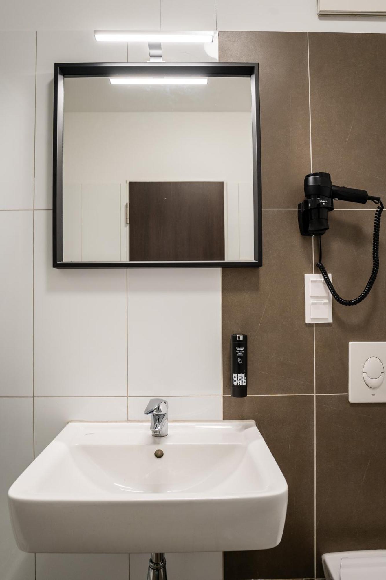 Apartmenthaus Berlin Neukoelln ภายนอก รูปภาพ